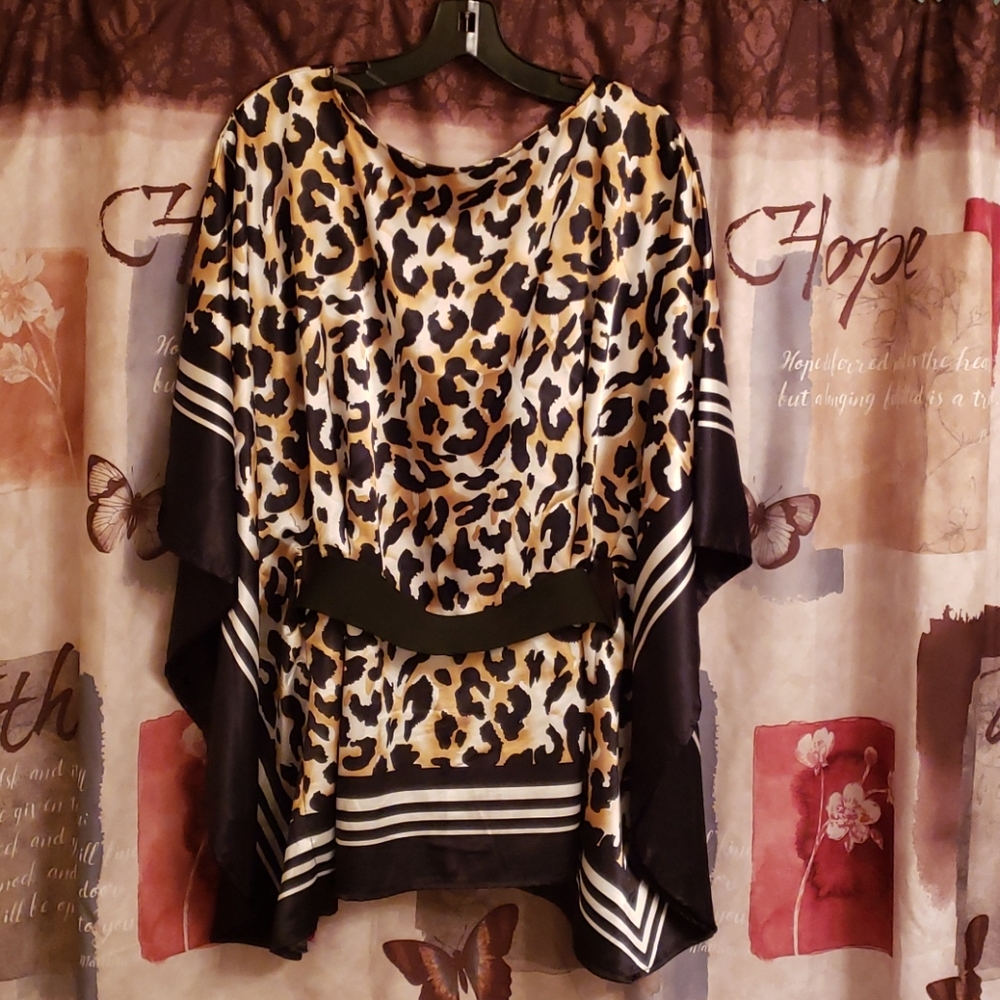 Leopard Print Blouse - Picture 2 of 3